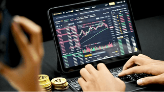 Interface d'exécution de trading Braise Rendelle à faible latence avec flux d'ordres en temps réel